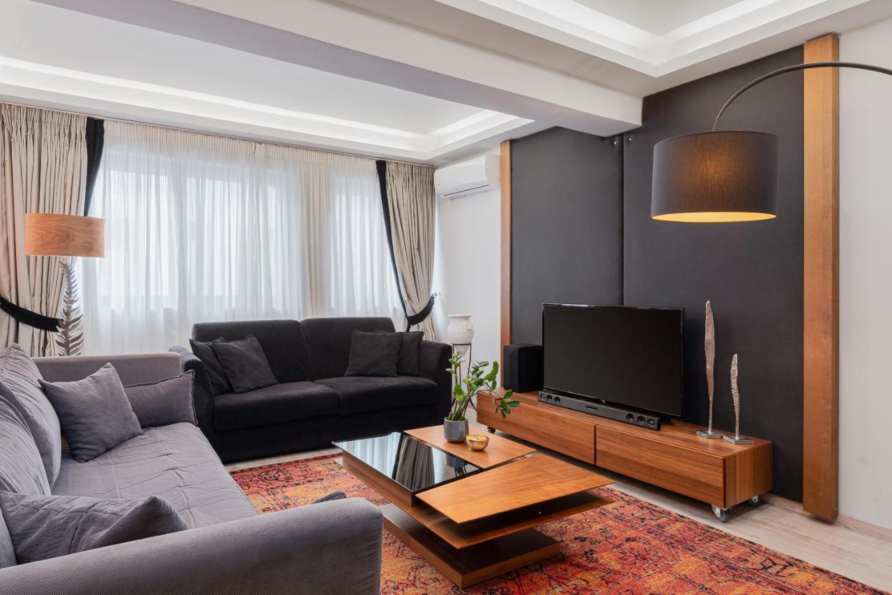 Acropolis Luxury Living Apartment