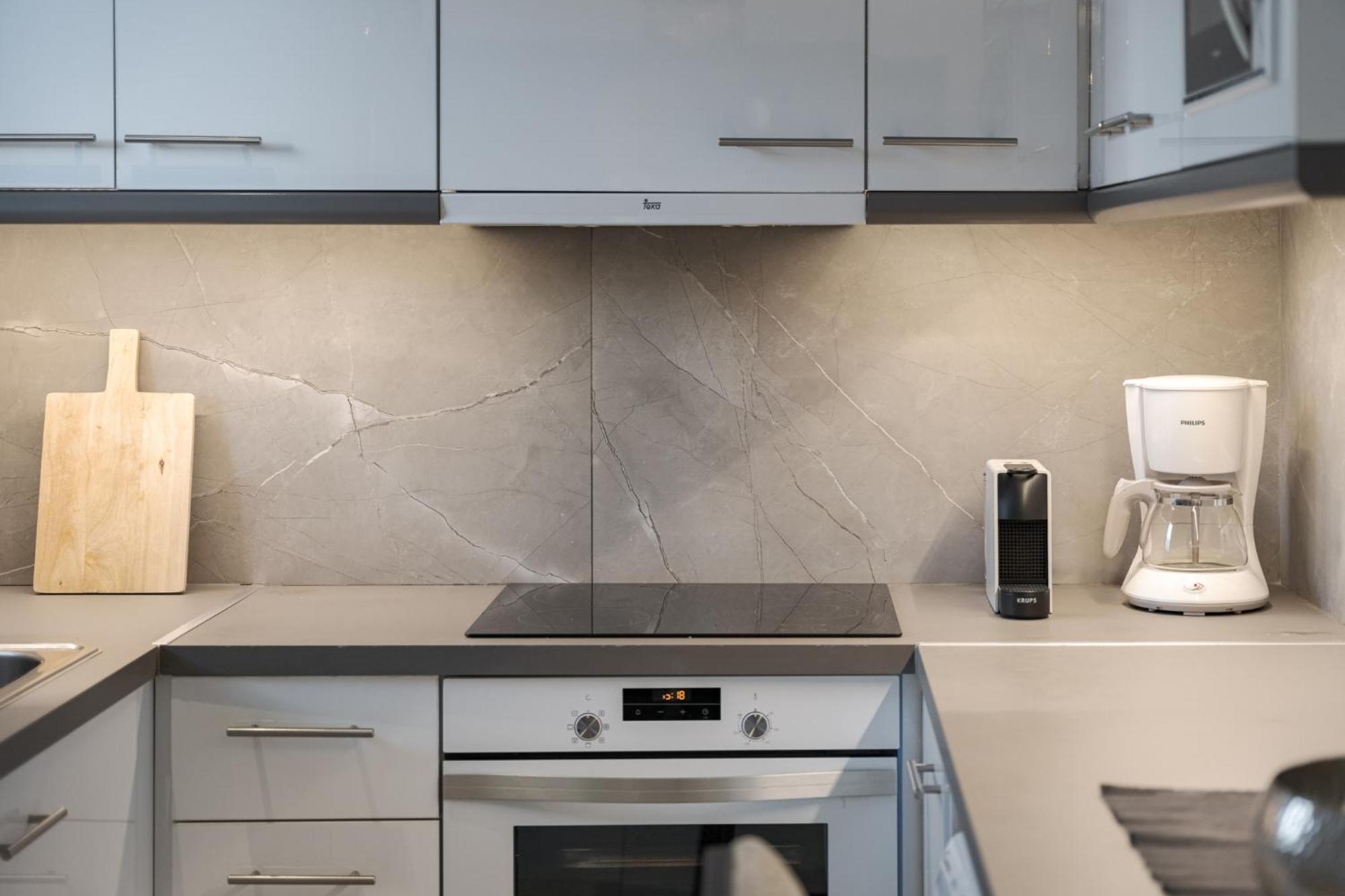 Acropolis Luxury Living Apartment *