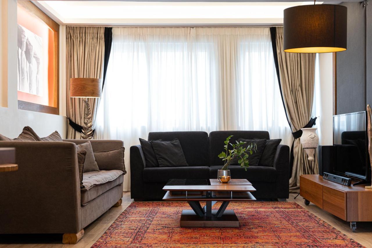 Acropolis Luxury Living Apartment