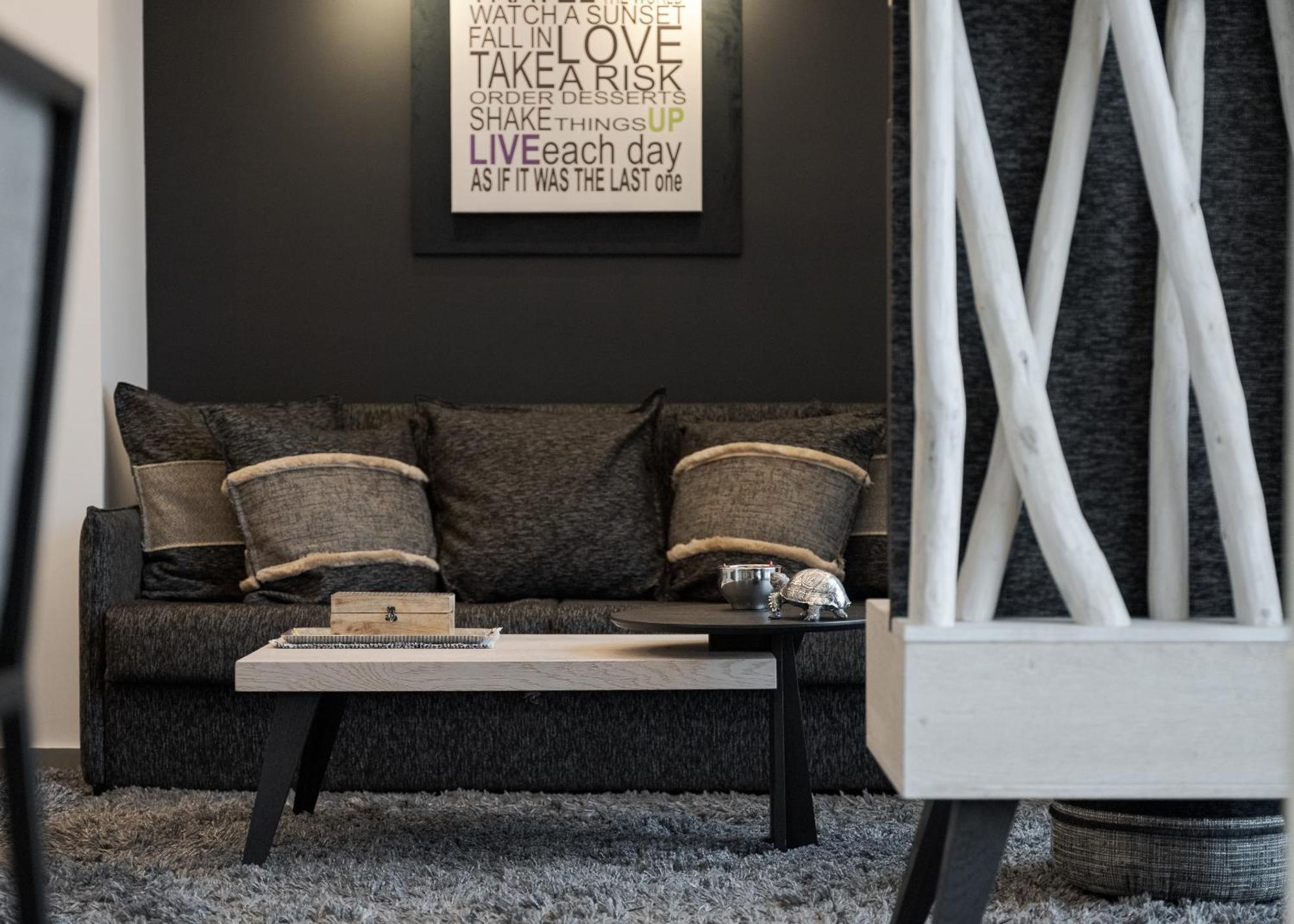 Acropolis Luxury Living *